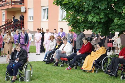 Fotogalerija U Domu Za Odrasle Osobe Ljeskovica Tradicionalno