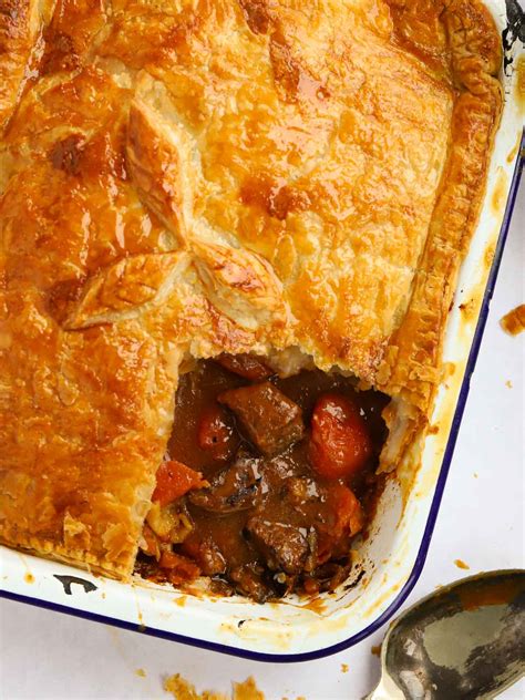 Steak Pie Really Easy Recipe With Puff Pastry And Rich Gravy