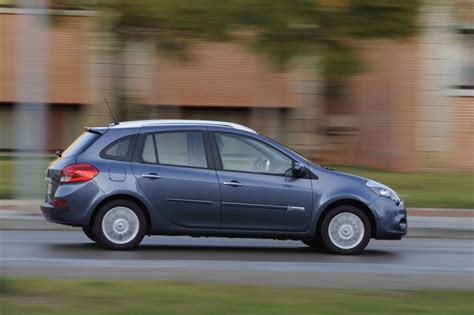 Renault Clio Hatchback and Estate Ready for Launch - autoevolution