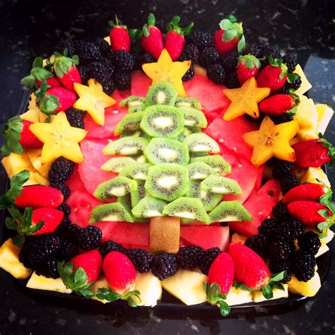 Christmas Fruit Trays Ideas - Christmas Fruit Ideas - This fruit tray for christmas is shaped ...