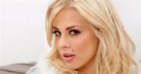 CELEBRITY MODELS NUDE Roxana Nemes