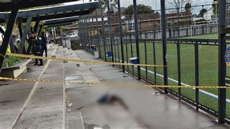 Un Hombre Fue Asesinado Por 9 Personas Quienes Le Propinaron Una