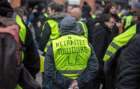 Gilets Jaunes En Vend E Cinq Manifestants Bless S Apr S Un Acte