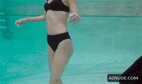 POSE NUDE SCENES AZNude