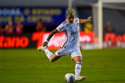 Saiba por que Arrascaeta irá desfalcar o Flamengo na Libertadores