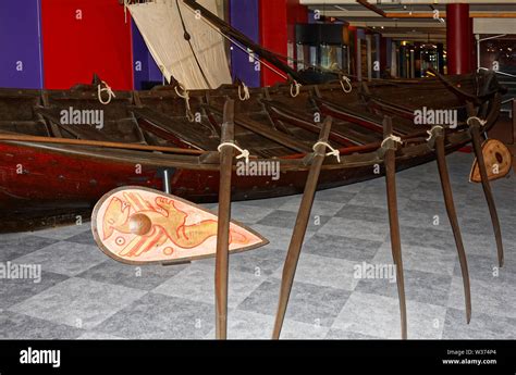 Wikingerschiff Replik Fotos Und Bildmaterial In Hoher Aufl Sung Alamy