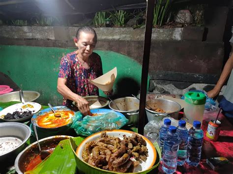 Rekomendasi Kuliner Malam Di Buleleng Bali Nasi Campur Babi Mek Wanten