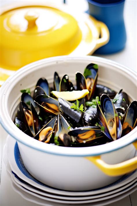 Mussels In White Wine And Garlic Sauce Moules Marini Res Cooking