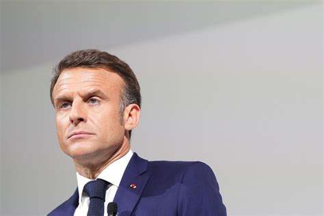 マクロン仏大統領、主要政治家と会談へ－新政府樹立に取り組む Bloomberg