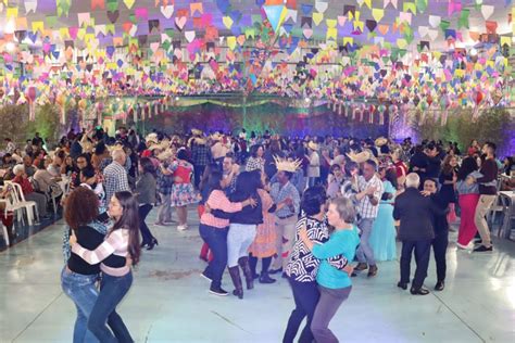 Festa Junina Da Melhor Idade Tem Muita Divers O Alegria E Comidas