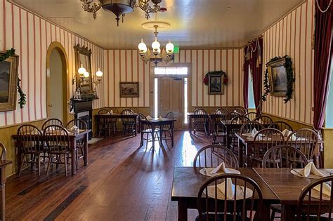 Photo A Victorian Style Dining Room At The Cosmopolitan Hotel