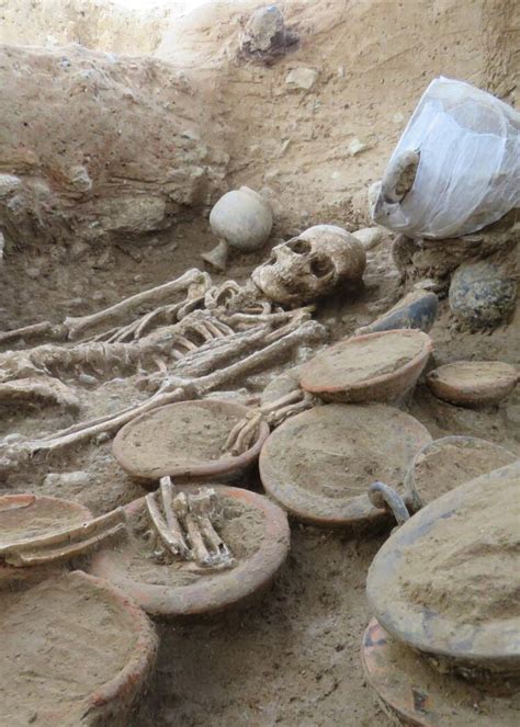 La Grotte Fran Aise De La Roche Cotard Accueillerait Les Plus Anciennes