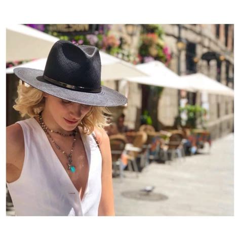 Shantel VanSanten Nude And Sexy Photos The Fappening