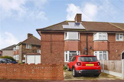 Stevens Road Becontree Dagenham Rm8 3 Bedroom End Terrace House For