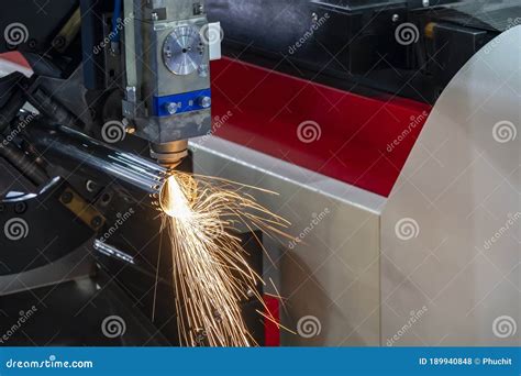 The Fiber Laser Cutting Machine Cutting The Stainless Steel Tube