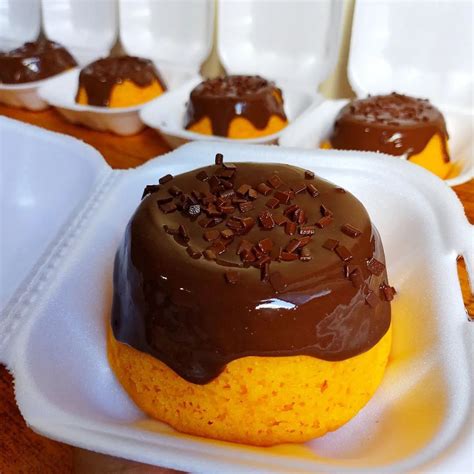 Mini Bolo De Cenoura Cobertura De Chocolate Por Julianapereiracakes