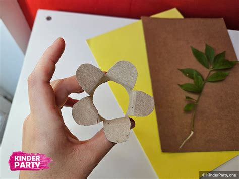 Blume zum Muttertag basteln schnelle Bastelidee für Kinder