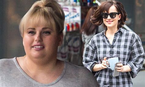 Dakota Johnson And Rebel Wilson Head To How To Be Single Set Armed With Scripts Daily Mail Online