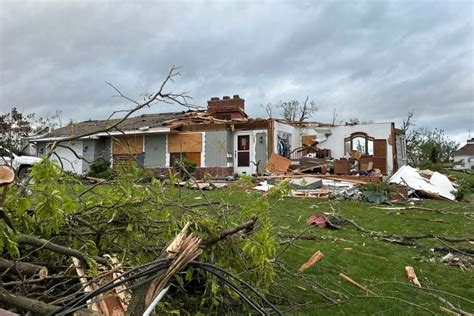 Tornadoes hit Iowa causing multiple deaths | CBC News