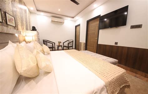 Insider View Of Perfect Stayz Group Book Hotel In Shiv Murti Lane