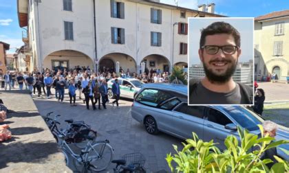 L Ultimo Commosso Saluto Di Urgnano A Beppe Ghidotti Prima Treviglio