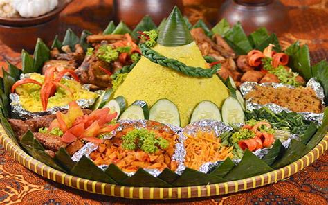 indonesian specialoccasionfood nasi tumpeng recipe indoindianscom