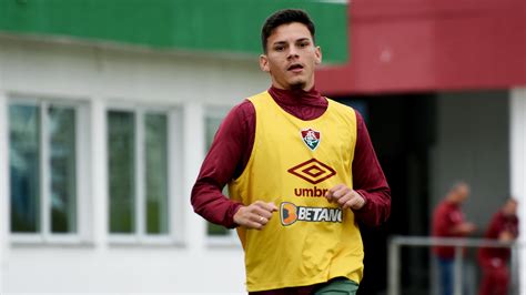 Emprestado Pelo Fluminense Marcos Pedro Anunciado Por Novo Clube