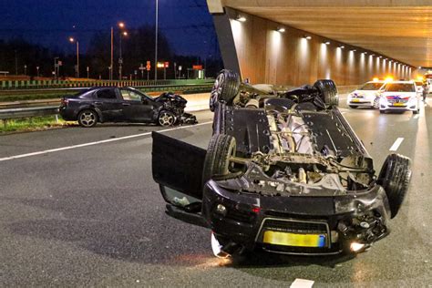 Auto Op De Kop Bij Zwaar Ongeval Traumaheli Landt Op Snelweg