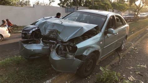 Automovilista Se Queda Dormido Y Se Impacta Contra Rbol En Veracruz