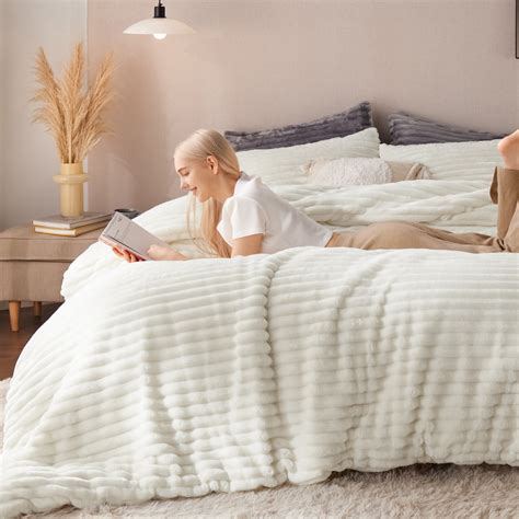 Cozy Comfort Fluffy Comforter Set Queen Super Soft Faux Fur Comforter