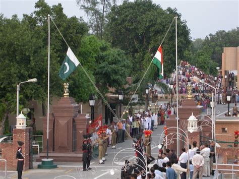 karakoram highway Pictures: Day 2 Wahga (or Wagha) Border Flag Ceremony