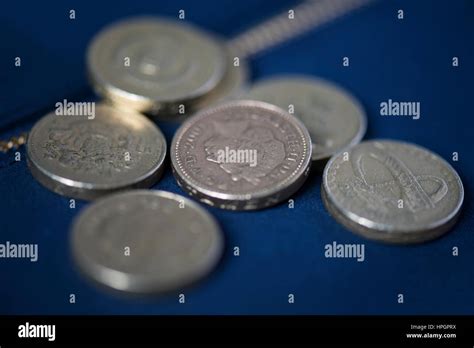 Old Pound Coin Stock Photo - Alamy