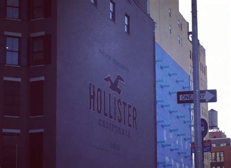 История бренда Hollister