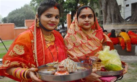 Vat Savitri Puja 2021 Lucknow Women Celebrates Vat Savitri Festival For