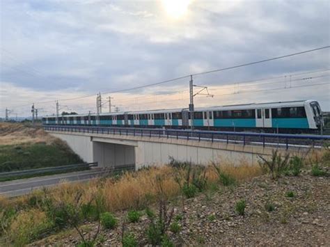 Docklands Light Railway trains unveiled | Metro Report International ...