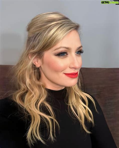 beth behrs wiki biography age  spouse