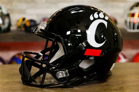 Cincinnati Bearcats Riddell Speed Replica Helmet – Green Gridiron, Inc.