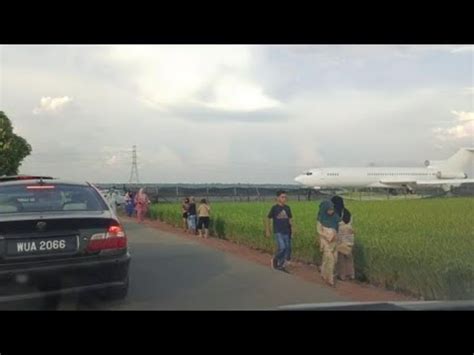 Viral SEKINCHAN AIRPORT Pesawat Boeing 727 277 Ditengah Sawah Di