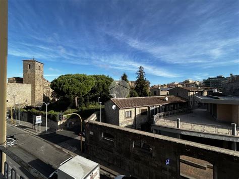 Vendita Appartamento Viterbo Trilocale In Via Santa Maria In Gradi