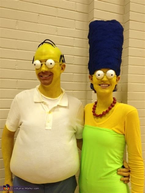 Homer and Marge Simpson Couple Costume - Photo 2/2