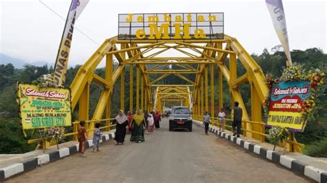 Resmikan Jembatan EMHa Bupati Dukung Kemudahan Akses Perekonomian