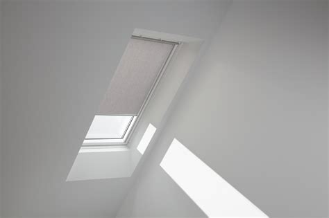 Velux Lichtdoorlatend Rolgordijn Grey 4161 Handmatig Dakraamplaza