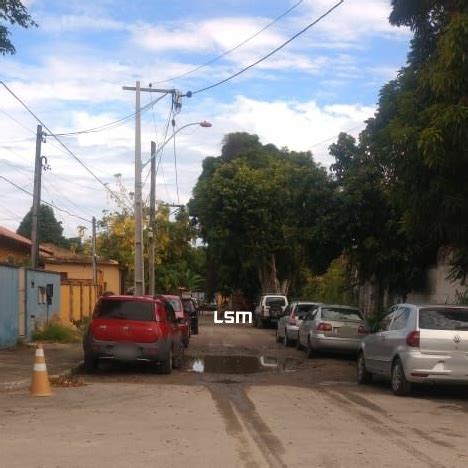 Buracos E Mato Alto Em Rua Da Regi O Central De Maric Revoltam