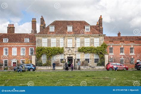 Historic Mompesson House In Choristers Square Beside Salisbury