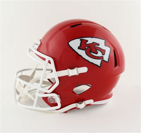 Patrick Mahomes Signed Chiefs Full-Size Speed Helmet (Beckett ...