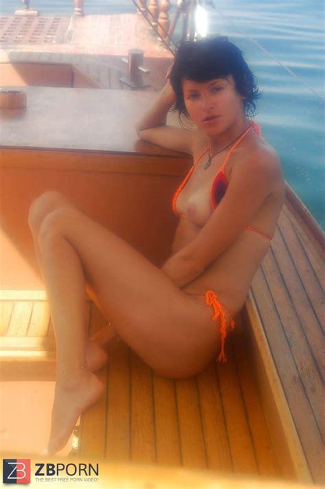 Erotic Naked Dame N ZB Porn