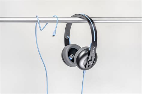 Nura Headphones Adapt To Your Eardrums Cool Hunting®