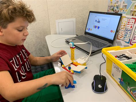 Новое решение LEGO® Education для младшей школы: набор SPIKE™ Старт