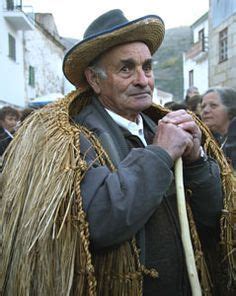 Portuguese shepherd in straw rain cape Flax Weaving, Loom Weaving, Gorilla Suit, Cape Outfit ...