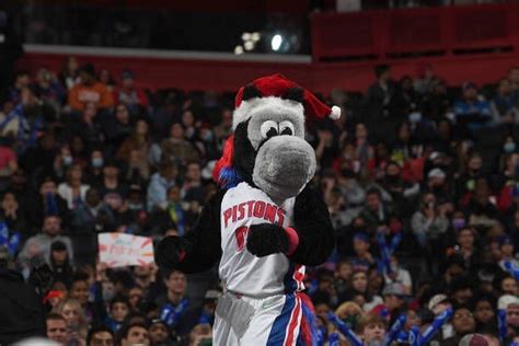 Who Is The Detroit Pistons Mascot Hooper